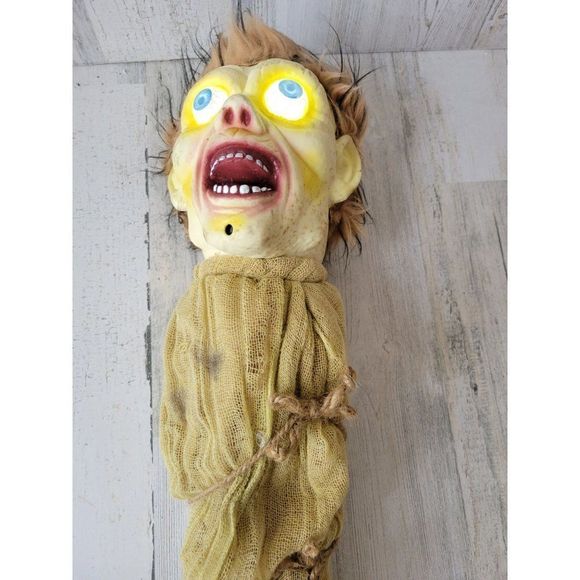 Gemmy zombie body bag animated light up Halloween prop home decor lawn - Picture 2 of 9
